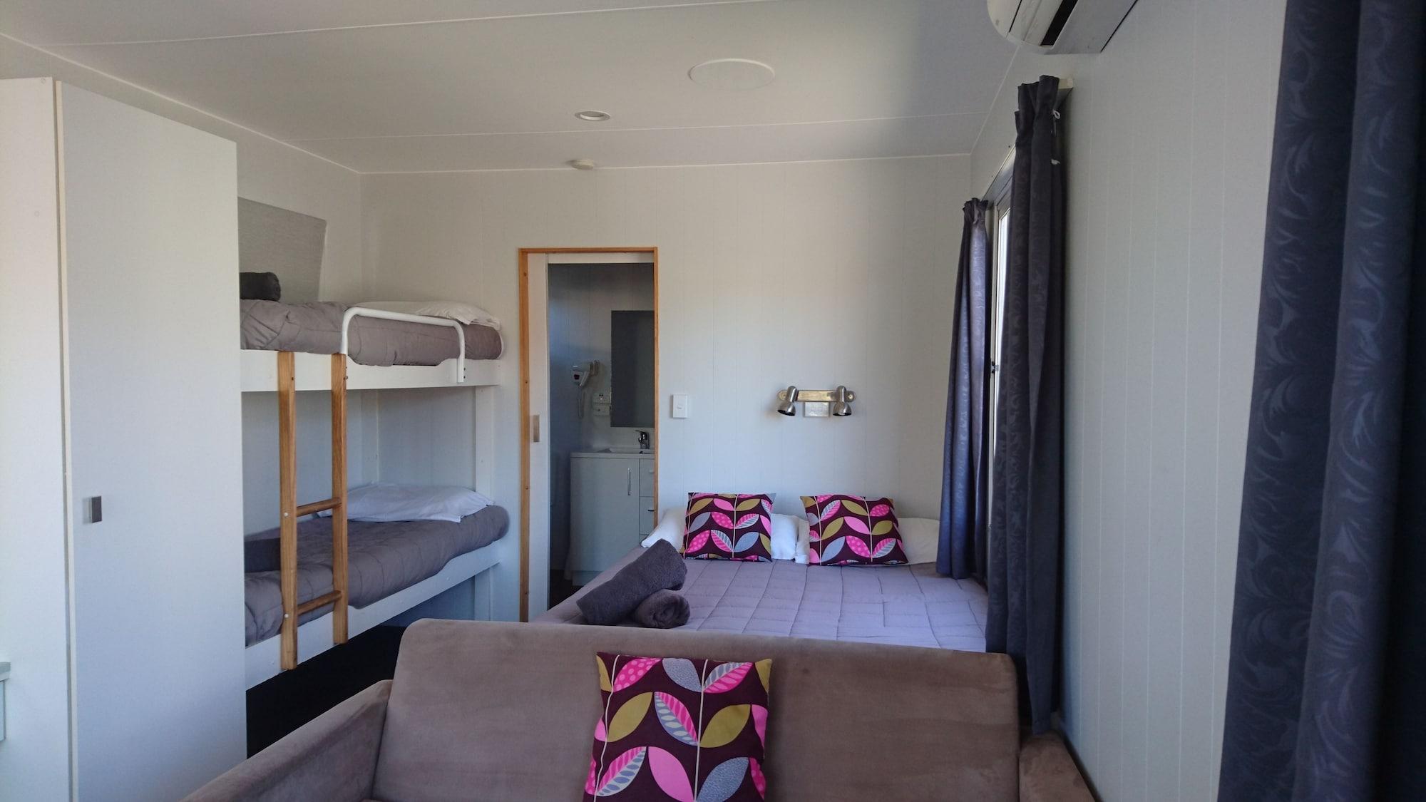 Debretts Holiday park 5*